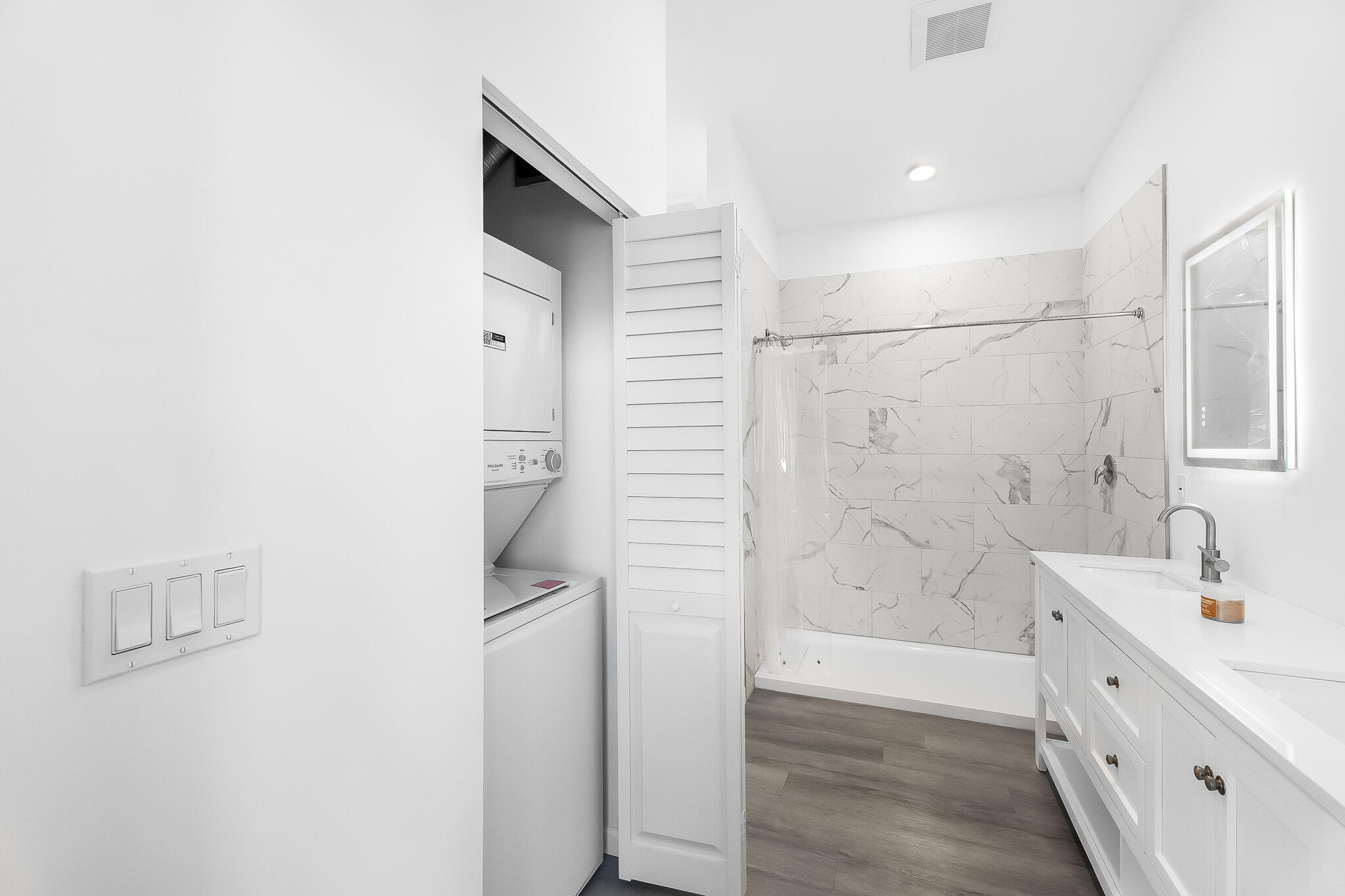 7932 SE Skylark Avenue