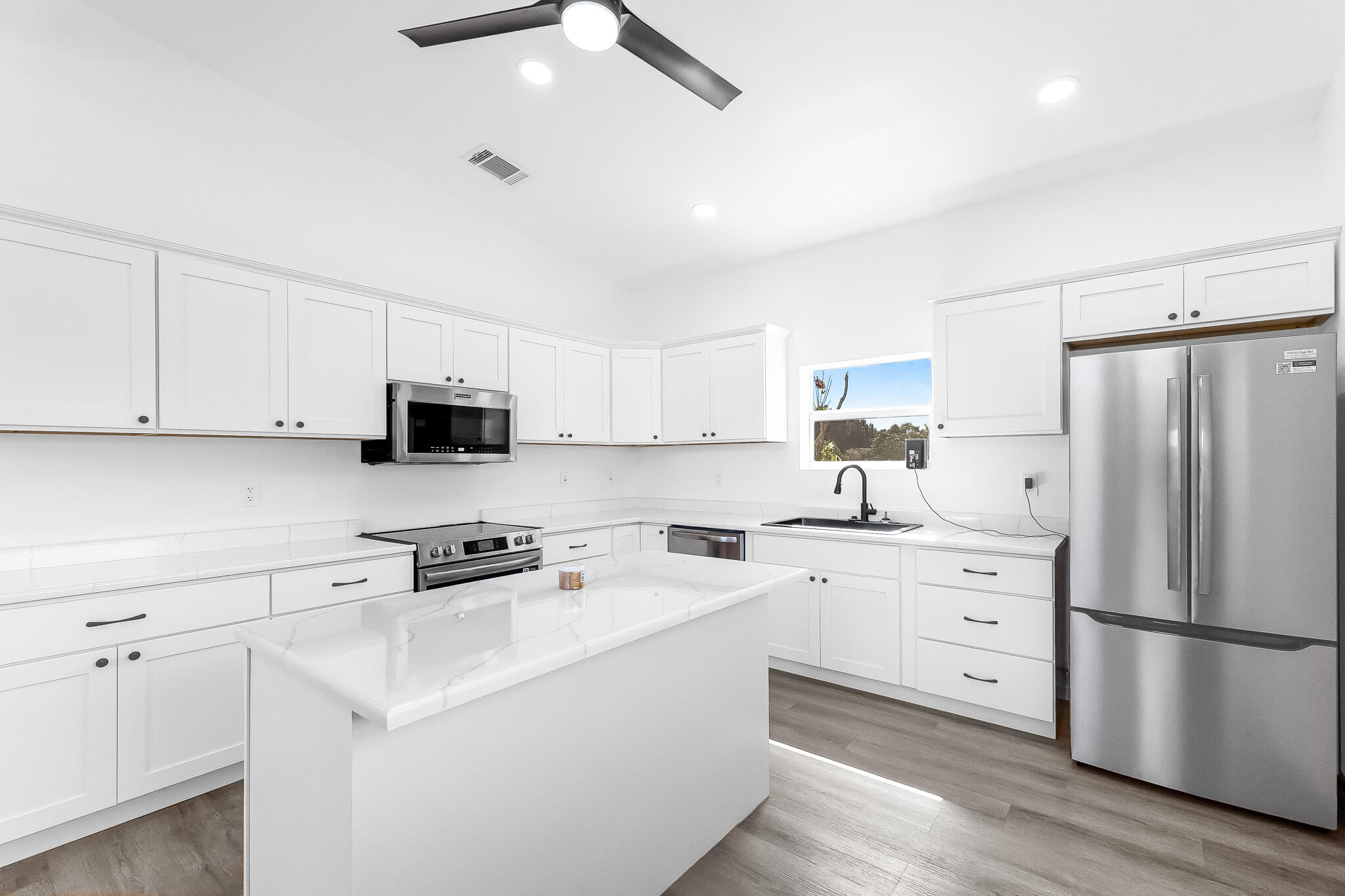 7932 SE Skylark Avenue