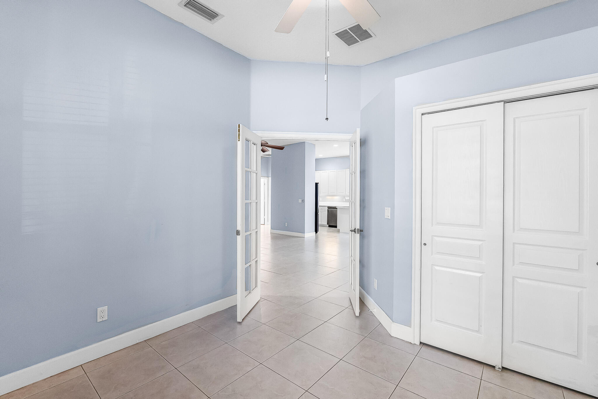 615 NE Canoe Park Circle, Port St. Lucie