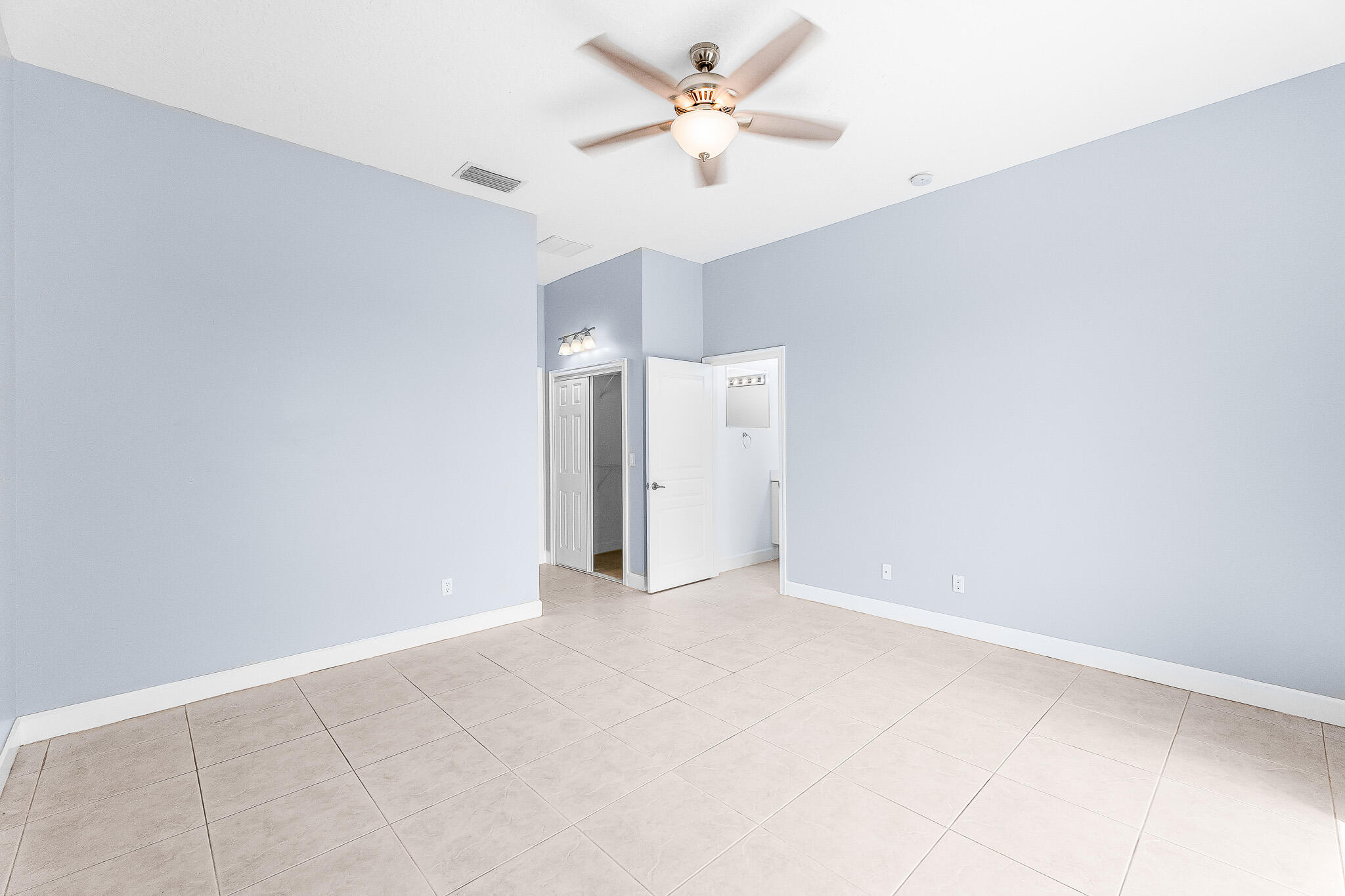 615 NE Canoe Park Circle, Port St. Lucie