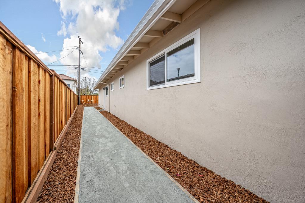 212 Sacramento Avenue