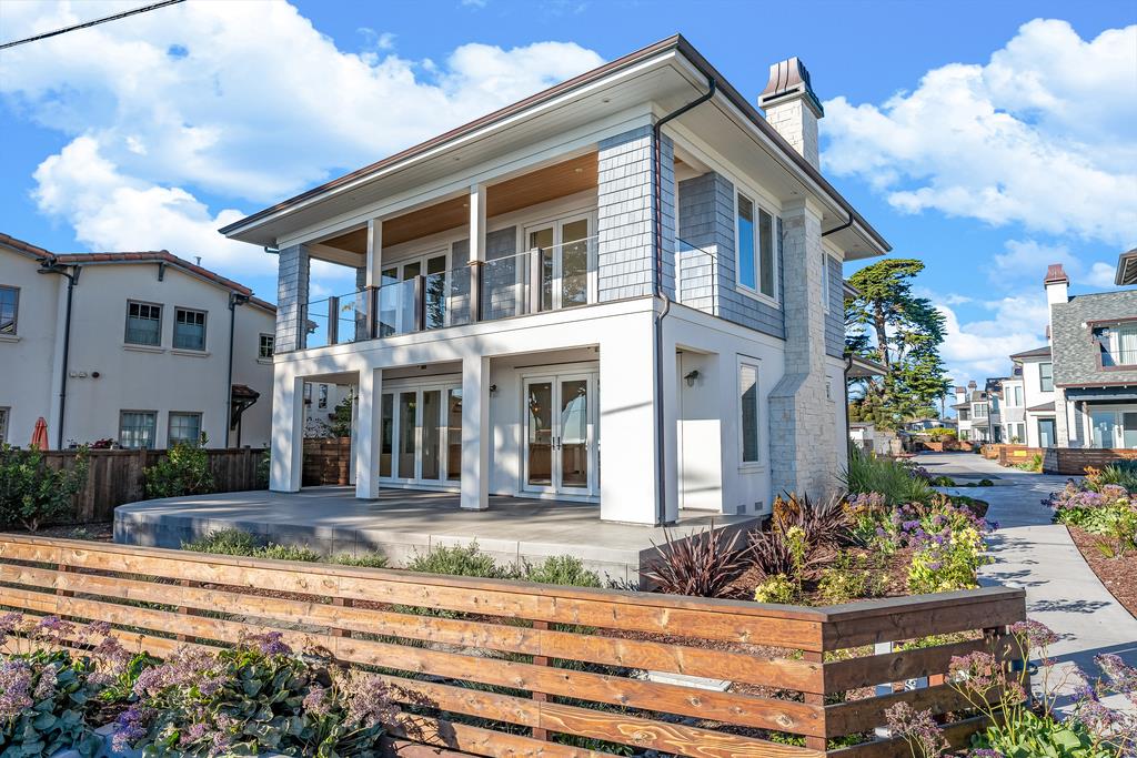 60 Bay Crest Road