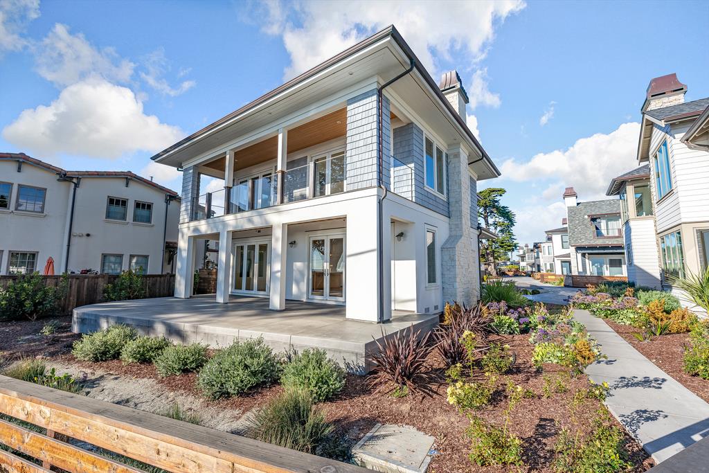 60 Bay Crest Road