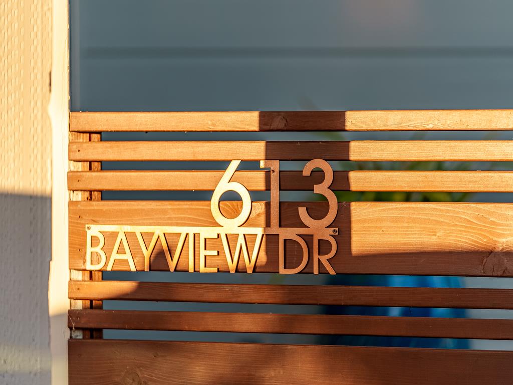 613 Bayview DR