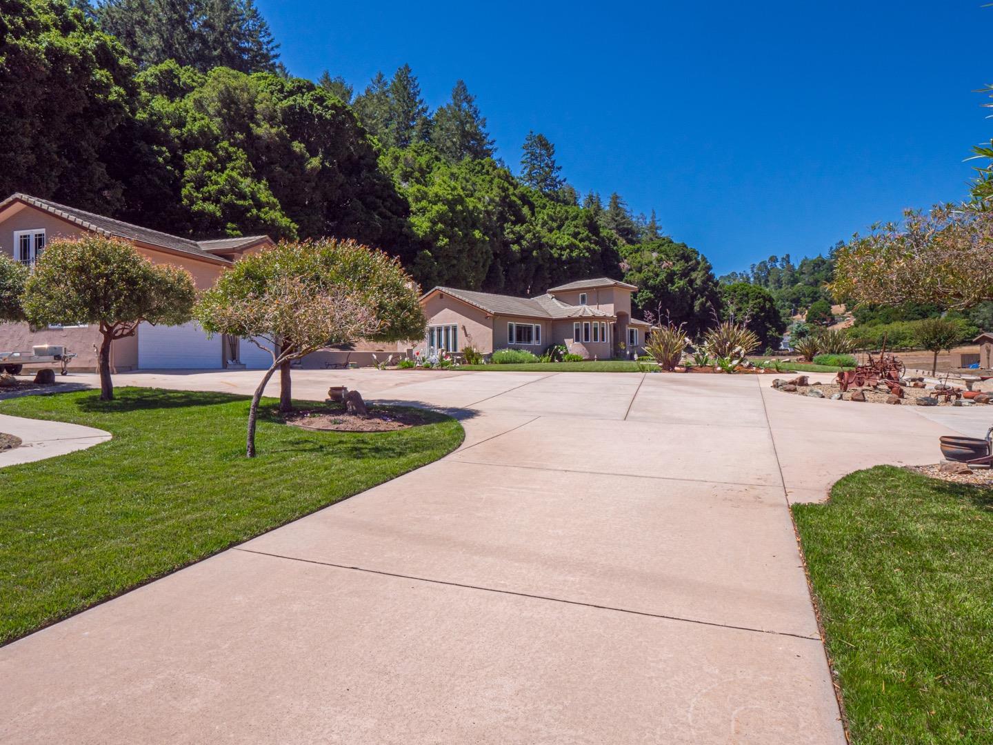 425 Bear Valley Road