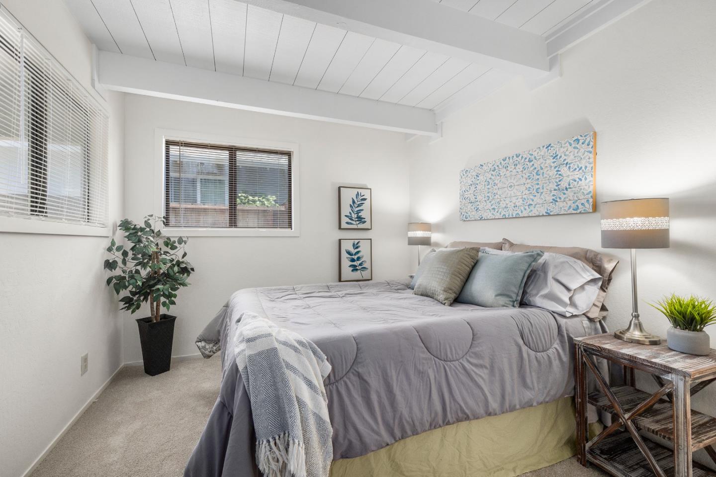 218 Elva DR