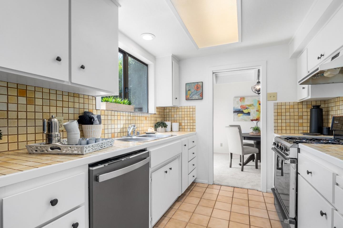 218 Elva DR