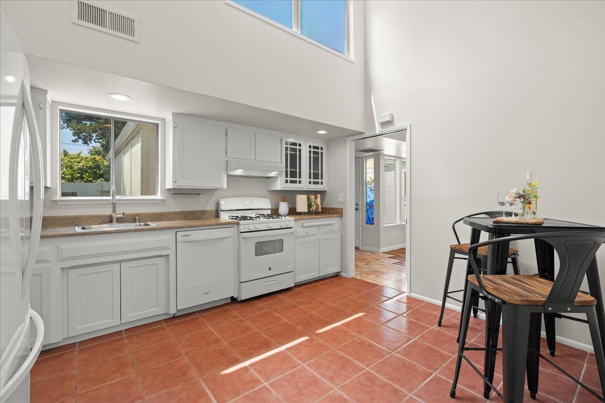 210 Kenneth DR