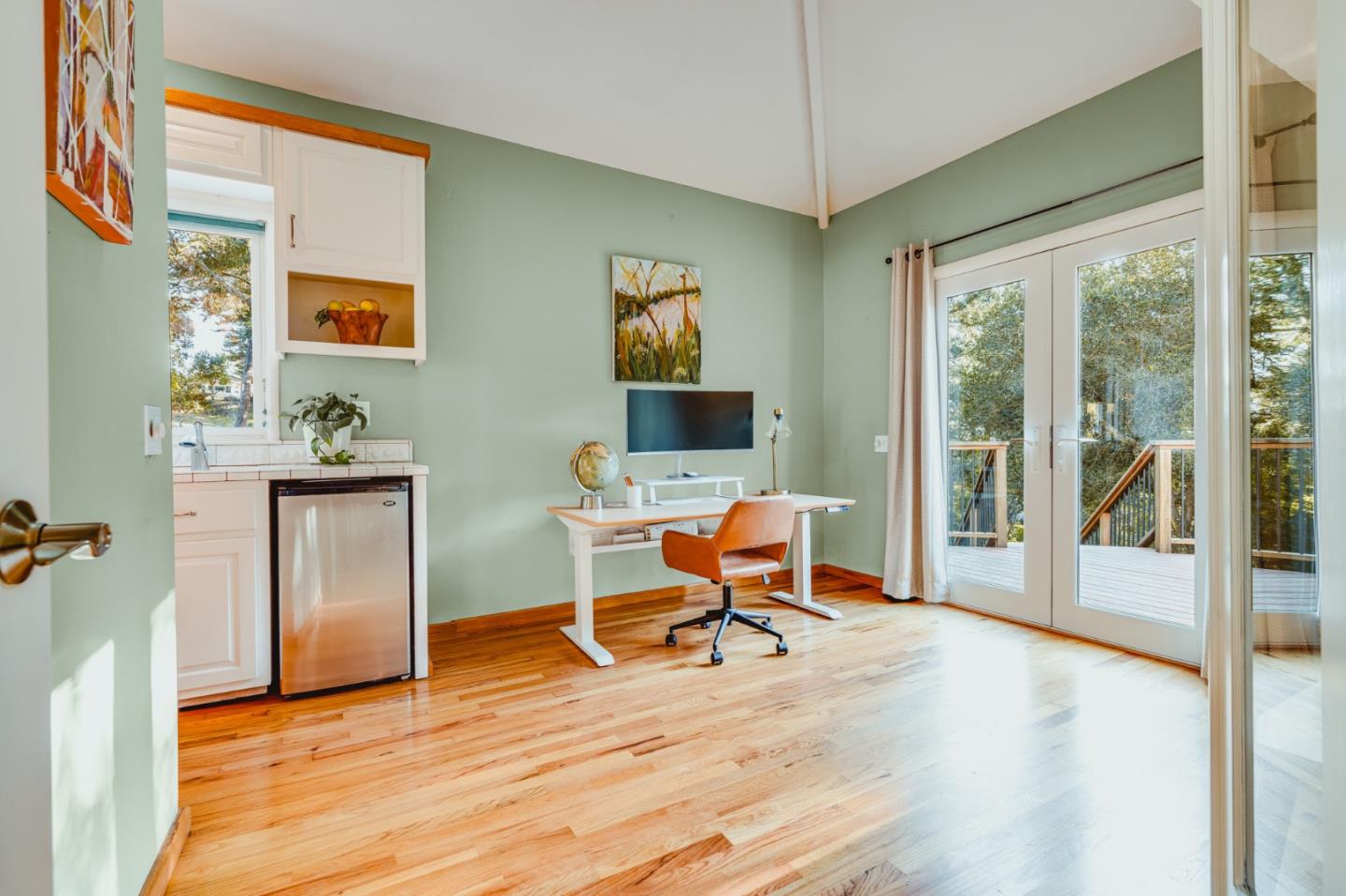 32 Eastridge DR