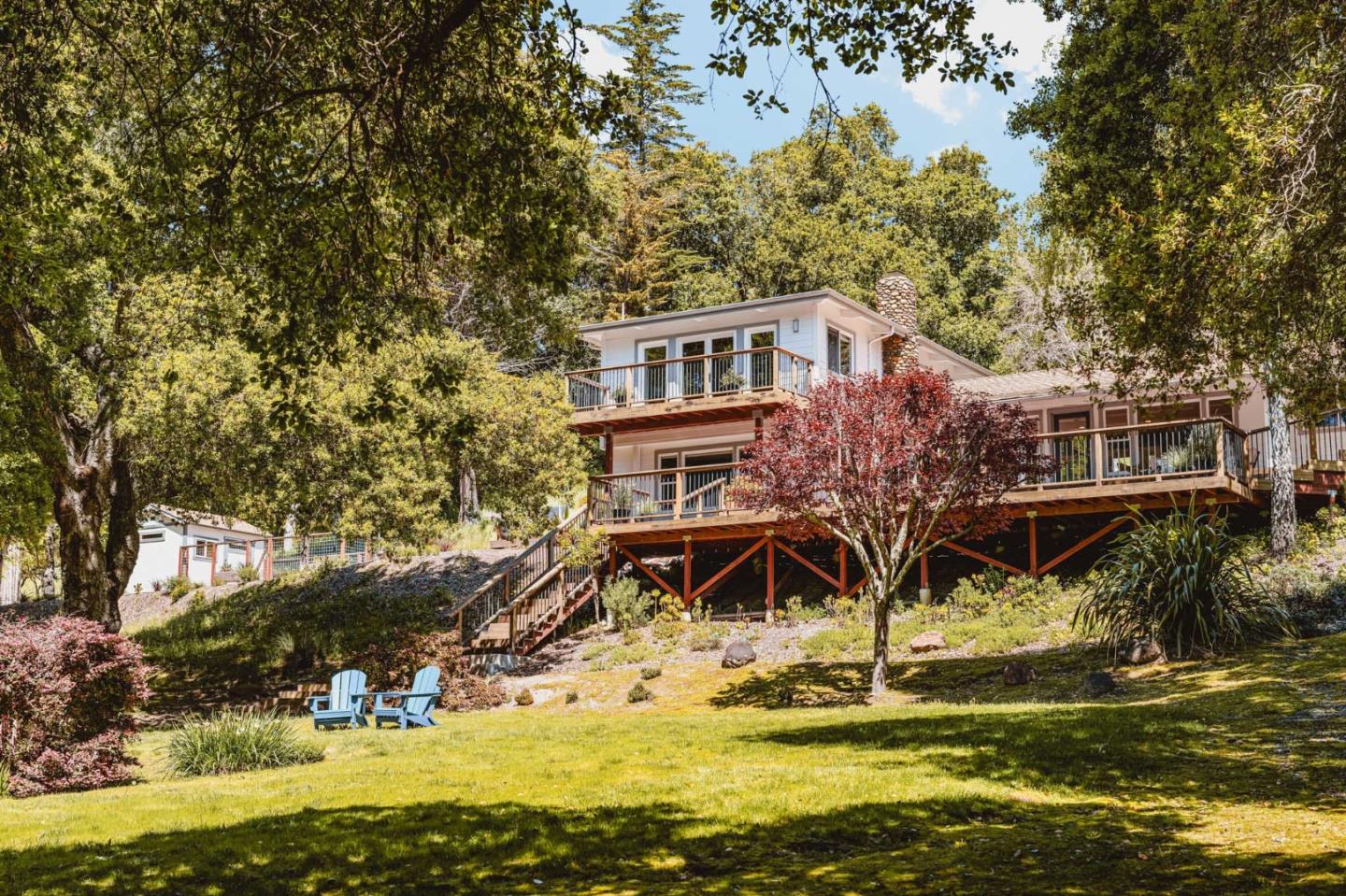 32 Eastridge DR