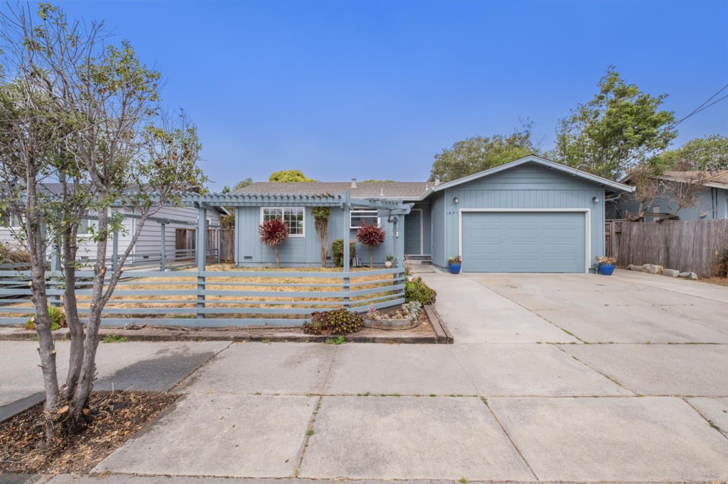 1881 Lotman DR