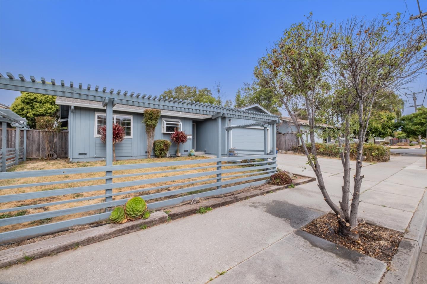 1881 Lotman DR