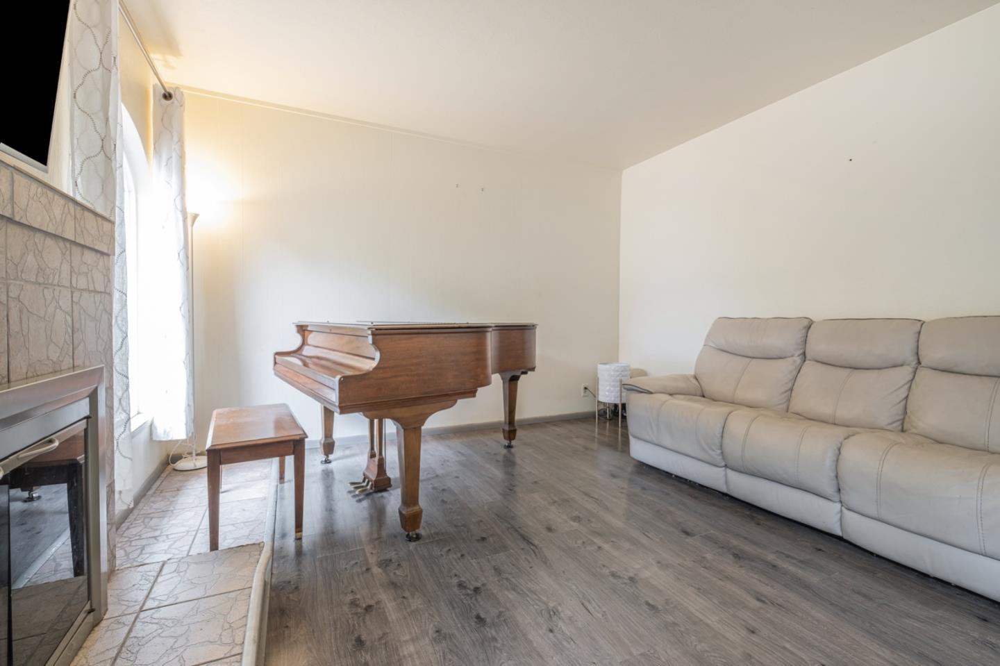 1881 Lotman DR