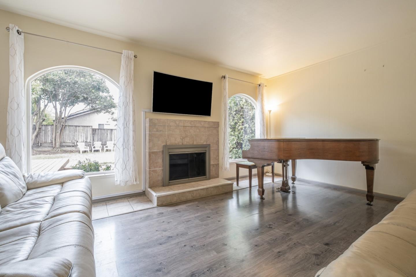1881 Lotman DR