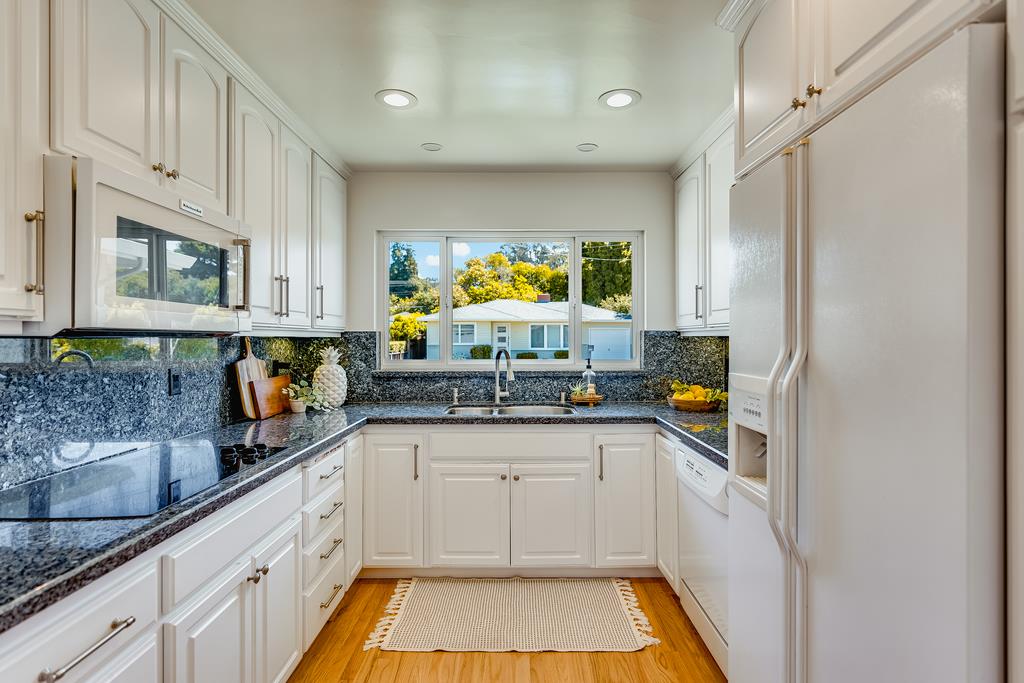 511 Pilgrim DR