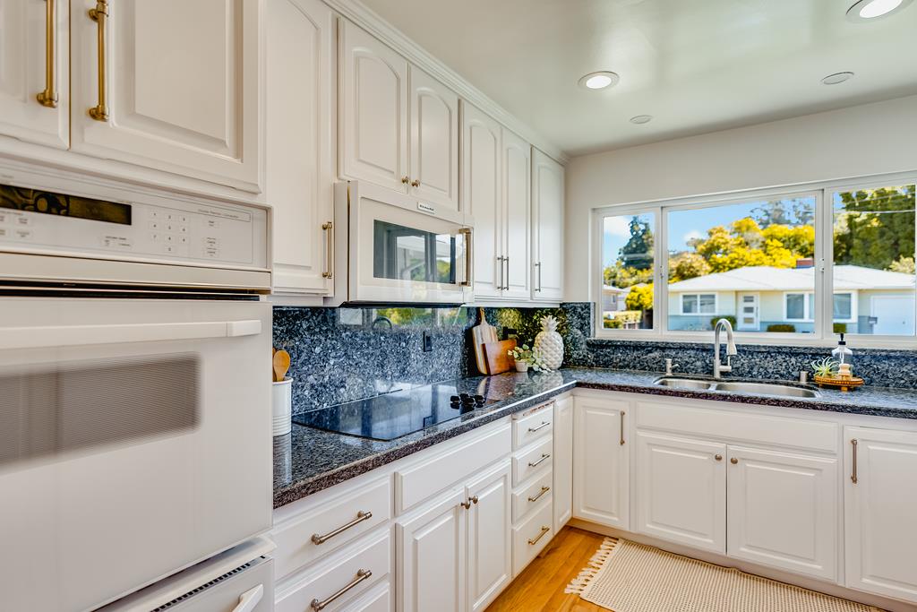 511 Pilgrim DR