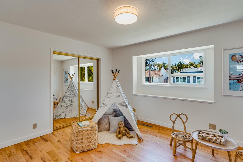 511 Pilgrim DR