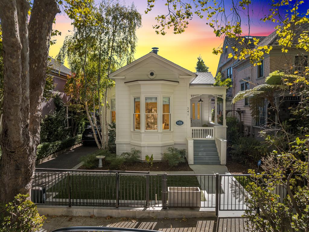 241 Walnut AVE
