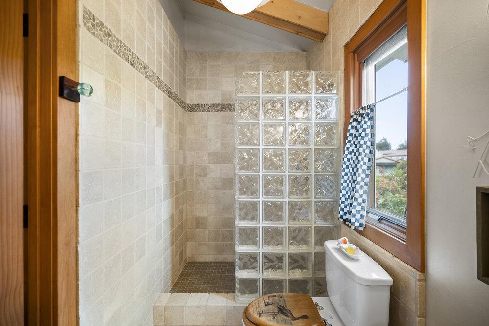 325 Kingsbury DR