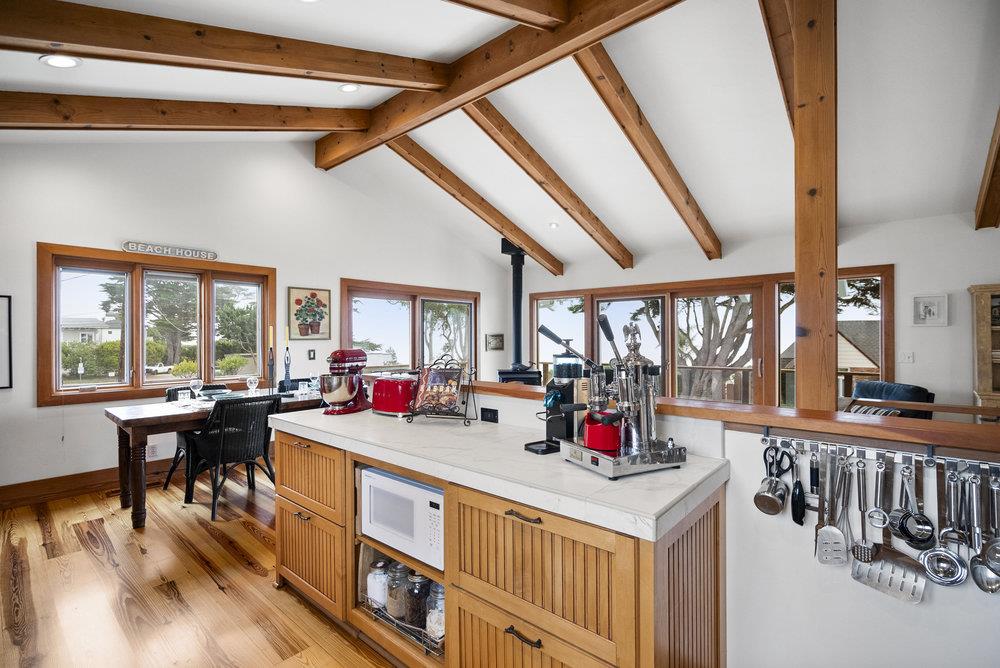 325 Kingsbury DR