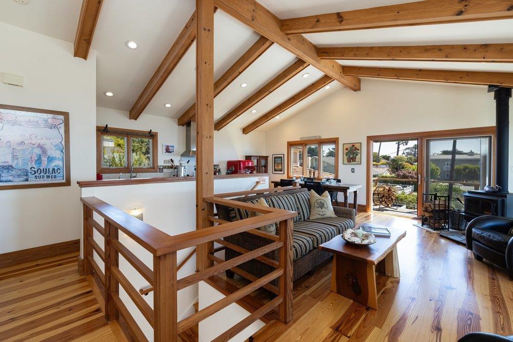 325 Kingsbury DR