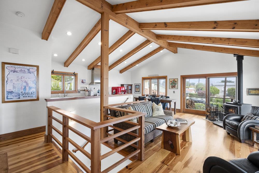 325 Kingsbury DR