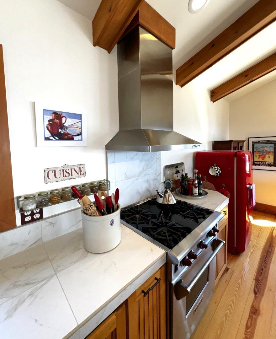 325 Kingsbury DR