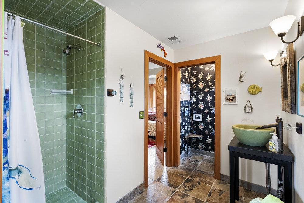 325 Kingsbury DR