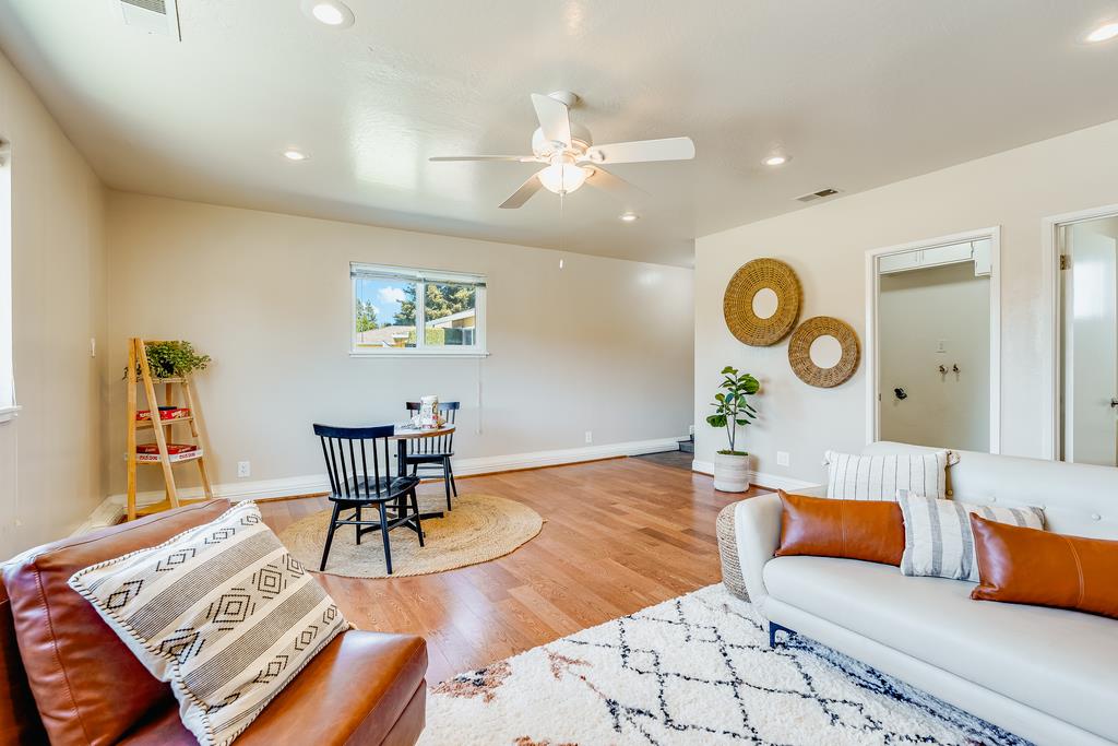 8420 Diane CT