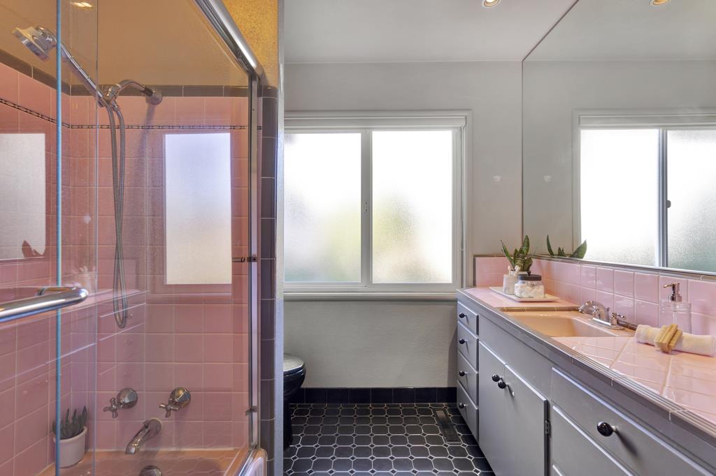 700 Escalona DR