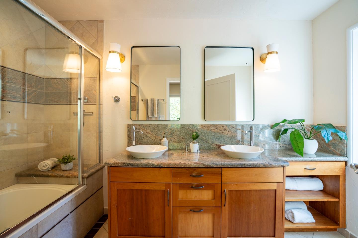 700 Escalona DR
