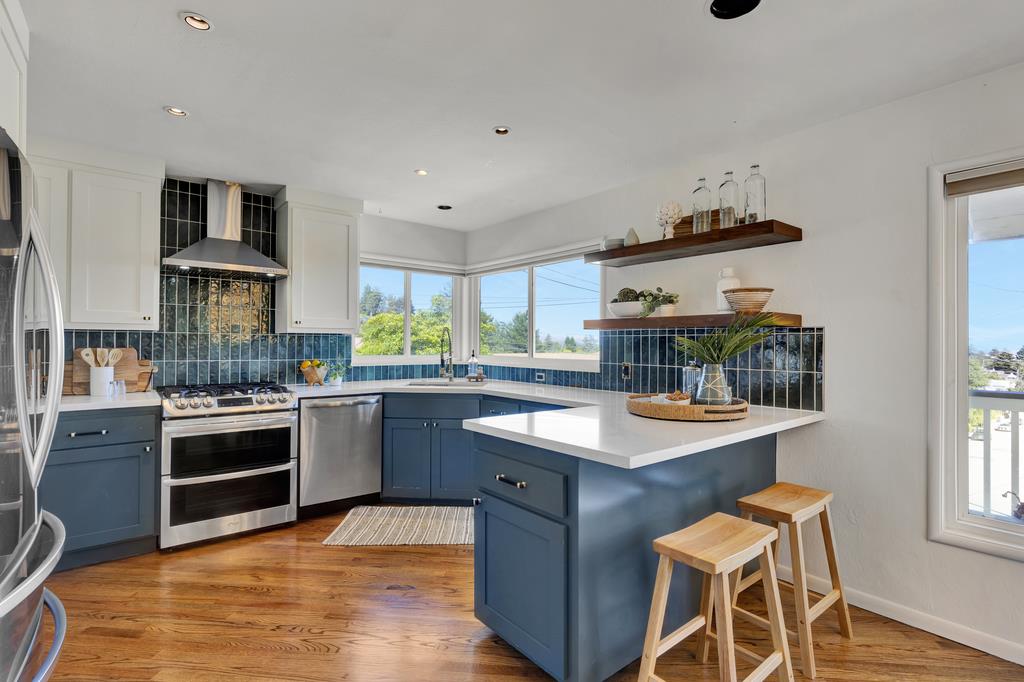 700 Escalona DR