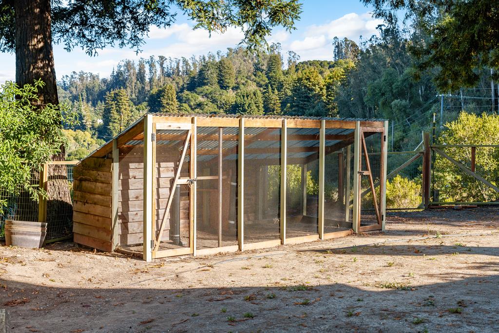 1000 Larkin Valley RD