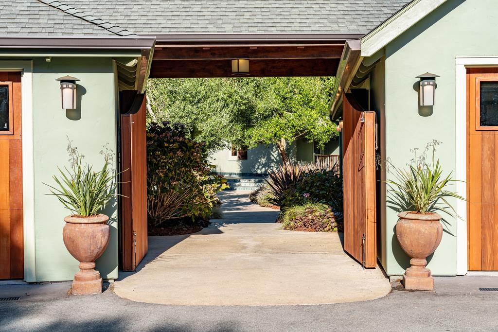 1000 Larkin Valley RD