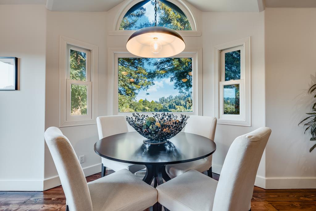 1000 Larkin Valley RD