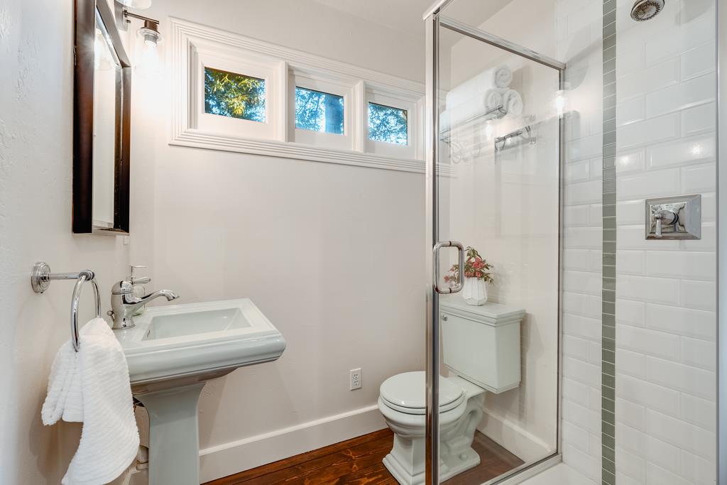 1000 Larkin Valley RD