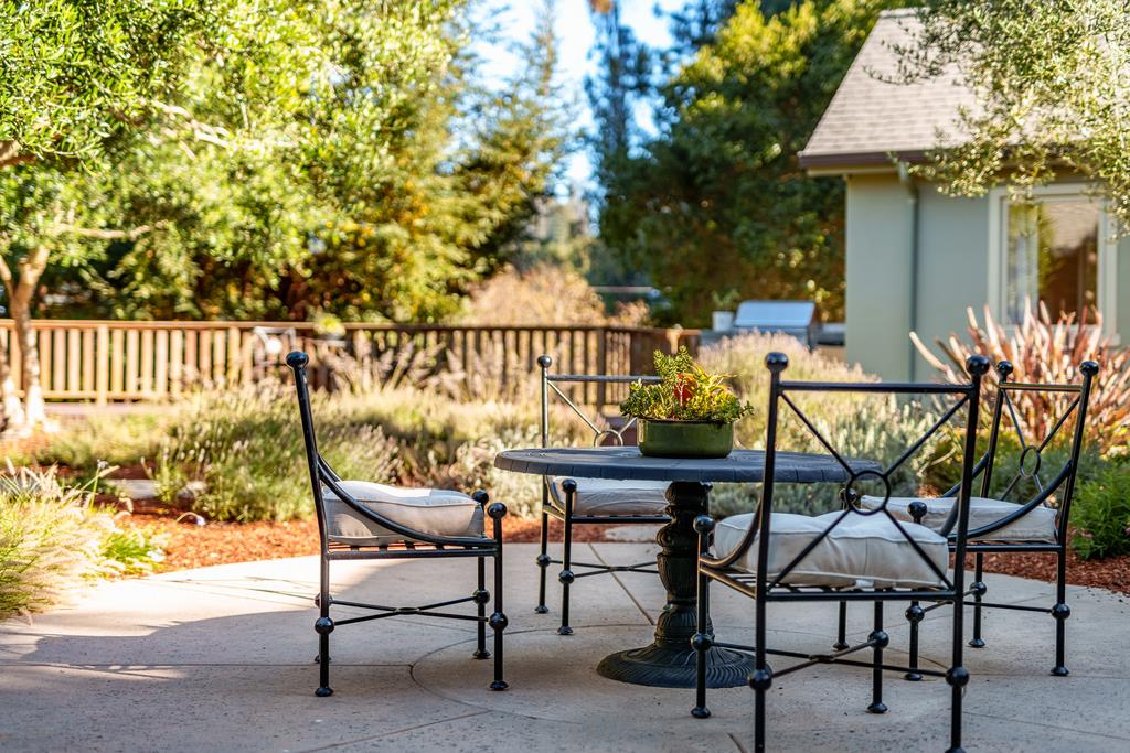 1000 Larkin Valley RD