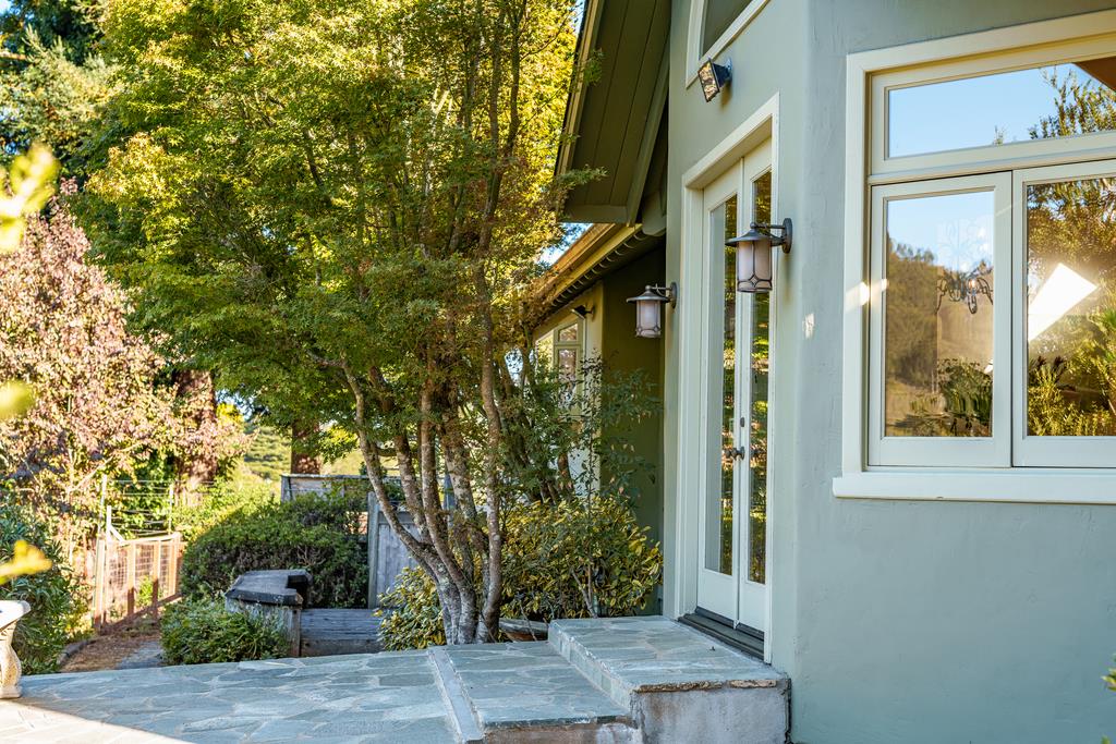 1000 Larkin Valley RD