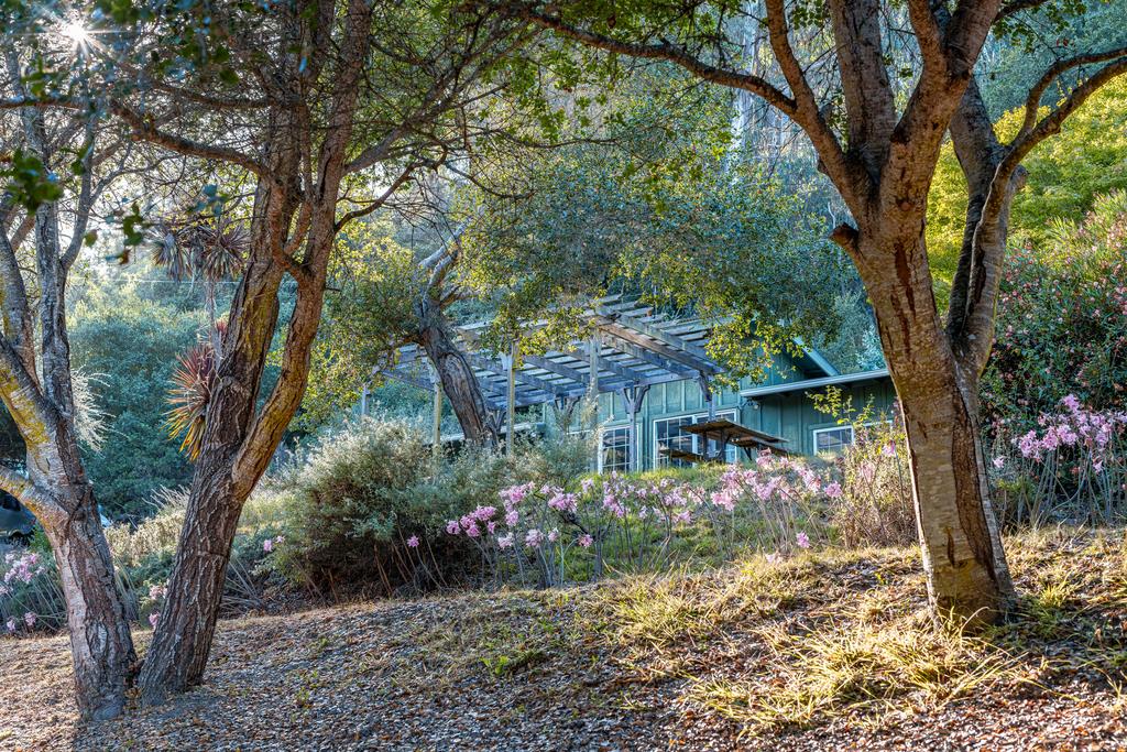 1000 Larkin Valley RD