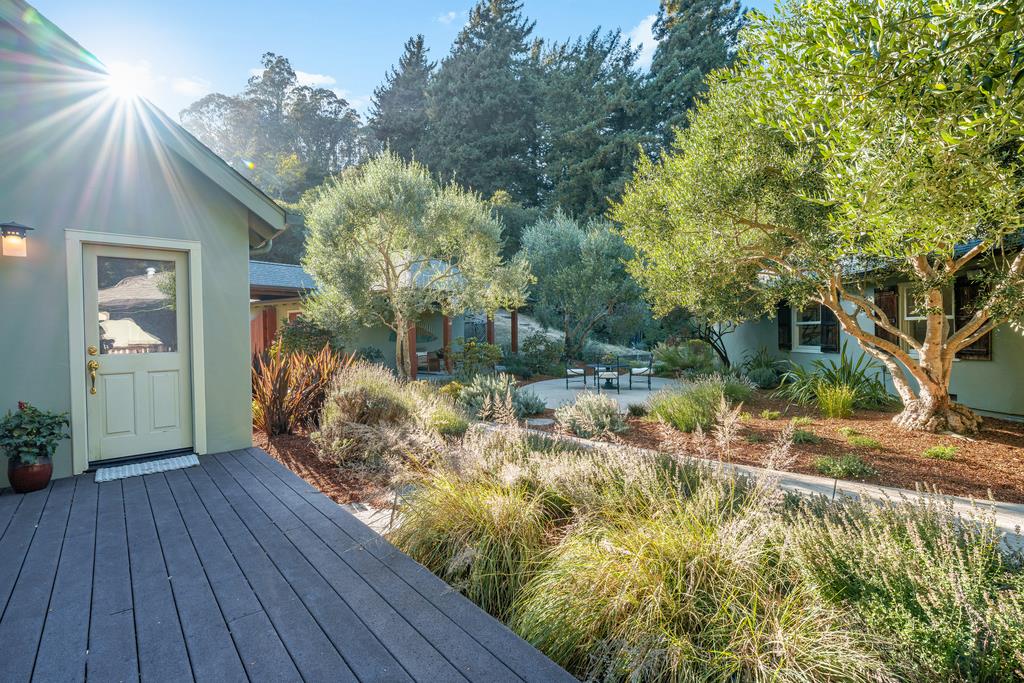 1000 Larkin Valley RD