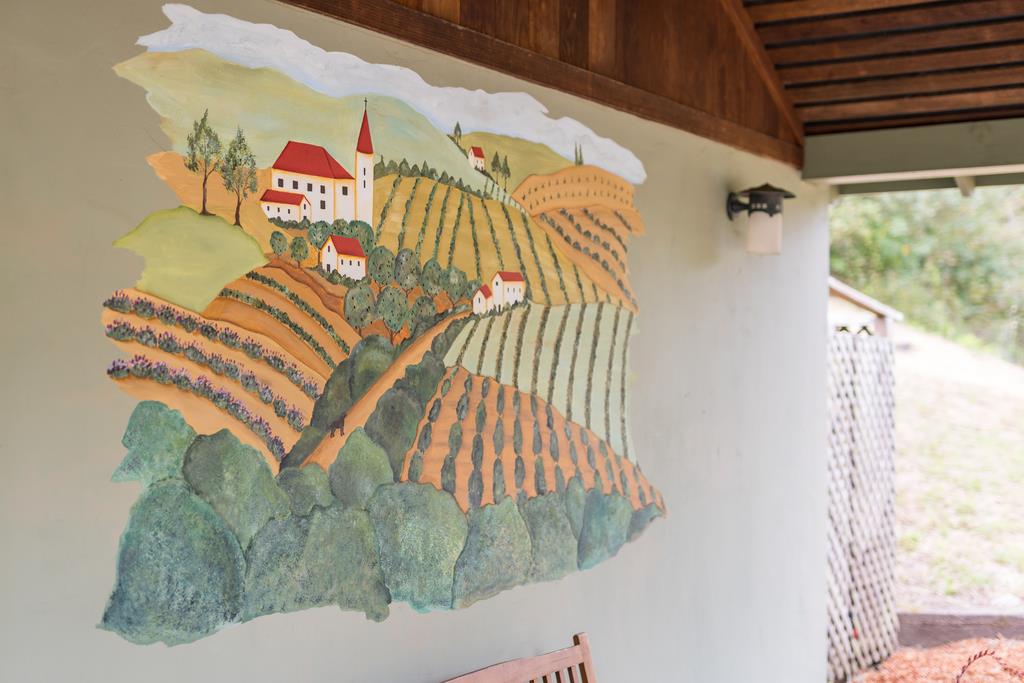 1000 Larkin Valley RD