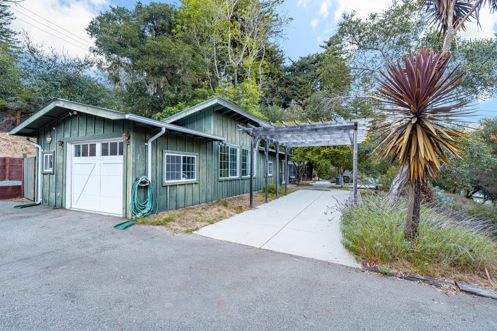 1000 Larkin Valley RD