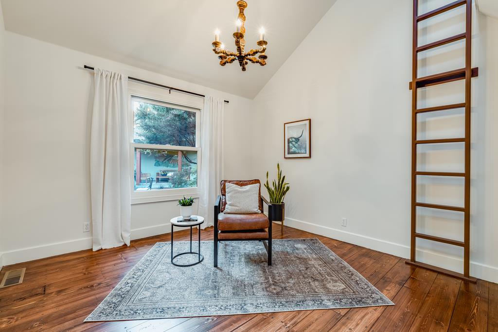 1000 Larkin Valley RD