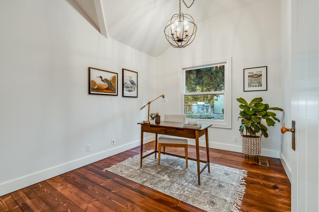 1000 Larkin Valley RD