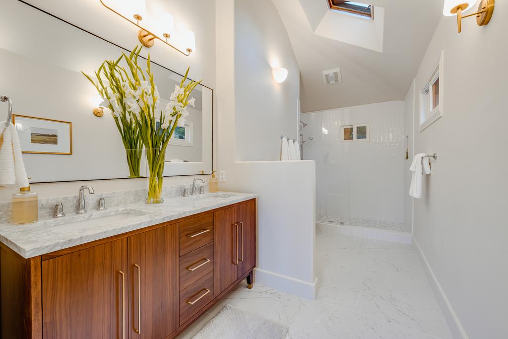 1000 Larkin Valley RD