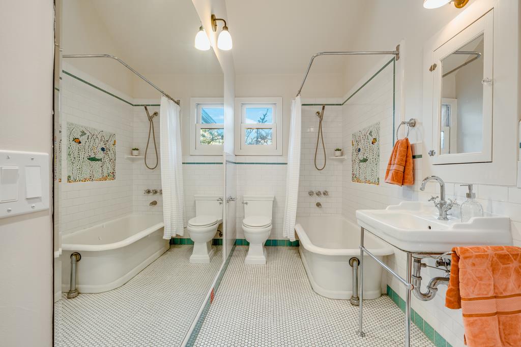 1000 Larkin Valley RD