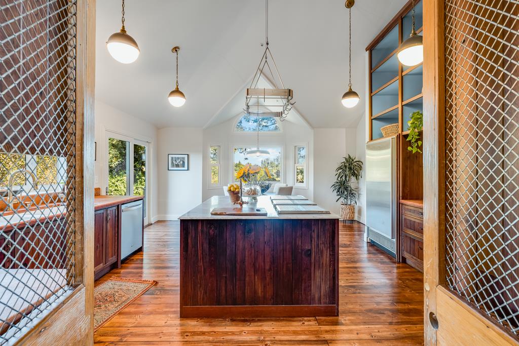 1000 Larkin Valley RD