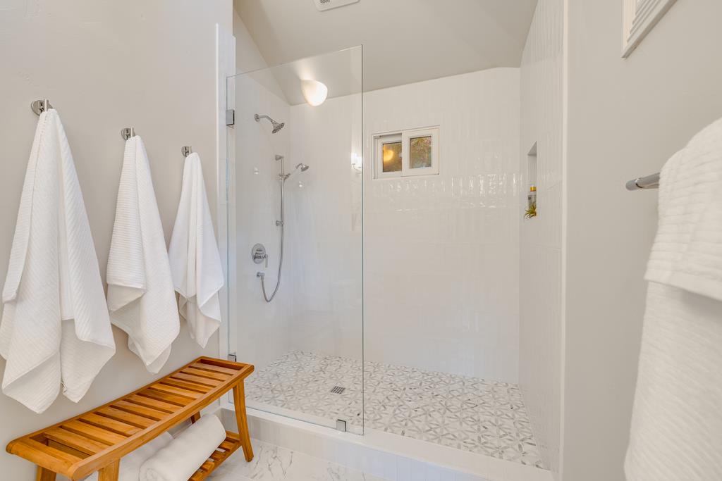 1000 Larkin Valley RD