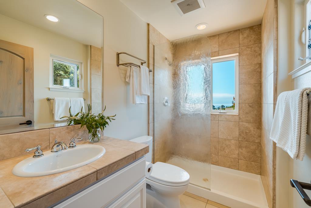 702 Vista Del Mar DR