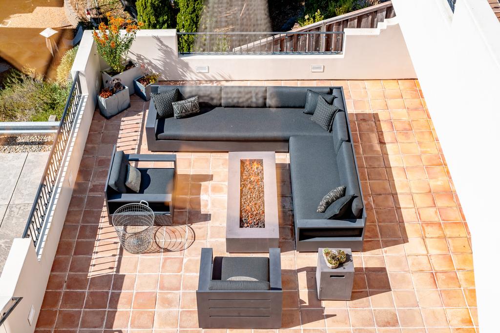 702 Vista Del Mar DR